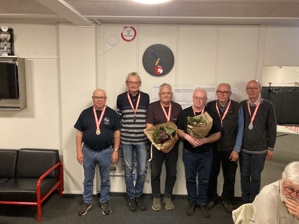 A-klassen: Fra venstre, Poul Bo Madsen/Lars Palle (bronze), Kim Pedersen/Steen Olsen (guld) og Jan Petersen/Ken Sørstrup (sølv).
(Foto: SOMS)
